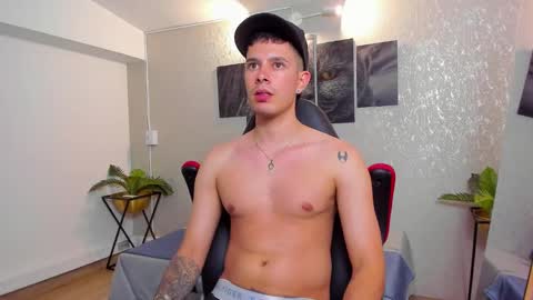 Snapshot of nils_saint chatting on 28, 10, 2025 Nils online show from 28, 10, 2025