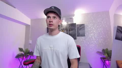 Snapshot of nils_saint chatting on 7, 11, 2025 Nils online show from 7, 11, 2025