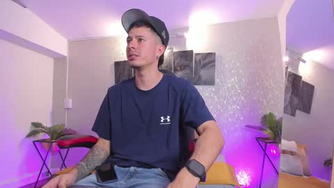 Snapshot of nils_saint chatting on 11, 11, 2025 Nils online show from 11, 11, 2025