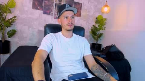 Snapshot of nils_saint chatting on 21, 11, 2025 Nils online show from 21, 11, 2025