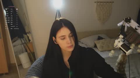 Snapshot of nimfaheart chatting on 4, 2, 2026 Jennet online show from 4, 2, 2026