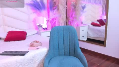 Snapshot of nina__ford chatting on 25, 3, 2026 nina__ford online show from 25, 3, 2026