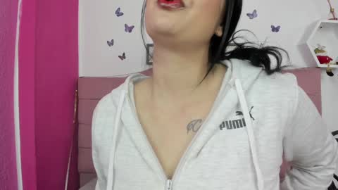 Nina online show from 12, 12, 2024