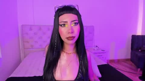 Nina Fox  online show from 11, 6, 2026