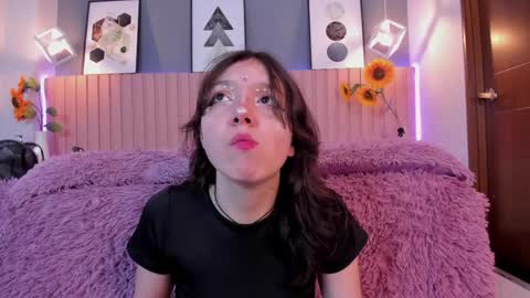 nina_ford_ online show from 26, 4, 2026