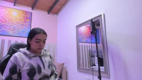 nina_glow_ online show from 23, 4, 2026