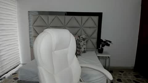  Nina  online show from 5, 3, 2025