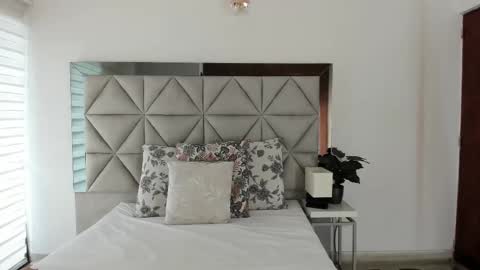  Nina  online show from 11, 9, 2025