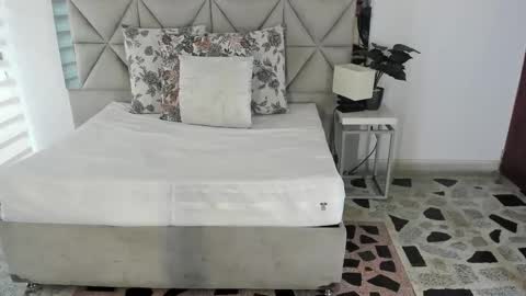  Nina  online show from 14, 10, 2025