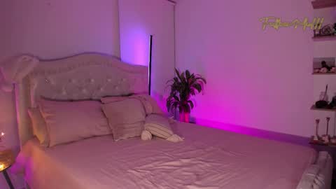 Snapshot of ninaa_sky chatting on 4, 12, 2025 online show from 4, 12, 2025