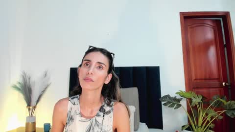 Snapshot of ninacavallli chatting on 24, 1, 2025 Nina online show from 24, 1, 2025