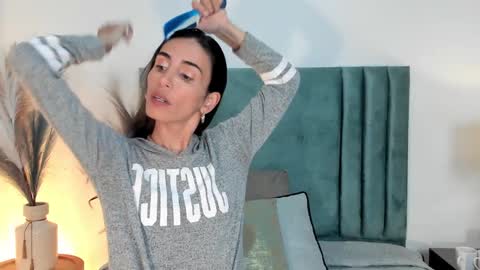 Snapshot of ninacavallli chatting on 7, 2, 2025 Nina online show from 7, 2, 2025