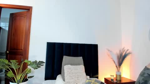 Snapshot of ninacavallli chatting on 19, 2, 2025 Nina online show from 19, 2, 2025