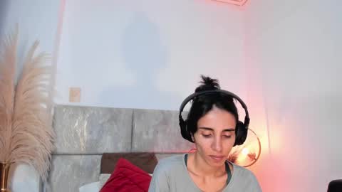 Snapshot of ninacavallli chatting on 2, 10, 2025 Nina online show from 2, 10, 2025