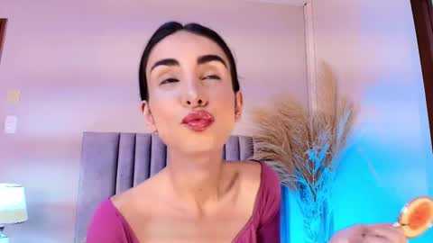 Snapshot of ninacavallli chatting on 25, 10, 2025 Nina online show from 25, 10, 2025