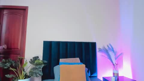 Snapshot of ninacavallli chatting on 28, 11, 2025 Nina online show from 28, 11, 2025