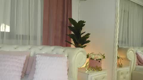 NinaCrystal online show from 20, 7, 2026