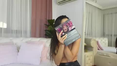NinaCrystal online show from 28, 7, 2026