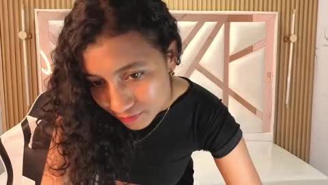 Nina  online show from 10, 11, 2025