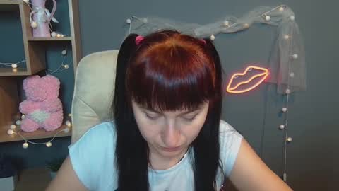 ninaflawlees online show from 18, 9, 2025