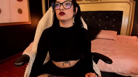 Nina online show from 10, 3, 2026