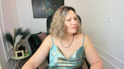 ninastarle online show from 12, 4, 2026
