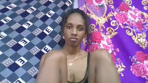 ninie246746 online show from 18, 4, 2026