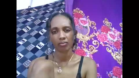 ninie246746 online show from 20, 4, 2026