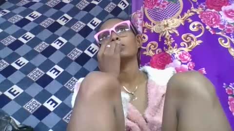 ninie246746 online show from 27, 4, 2026