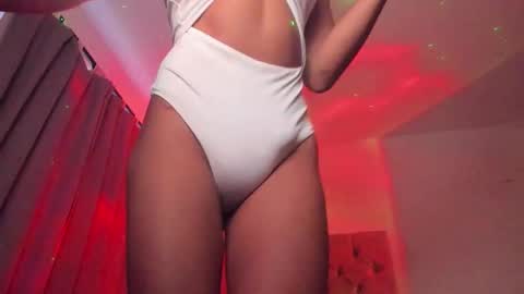 Ninon Beart online show from 10, 11, 2025