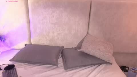 nioki_ online show from 28, 4, 2026