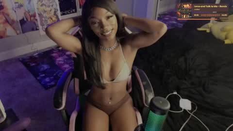 NIVIA WOLFE online show from 19, 9, 2025