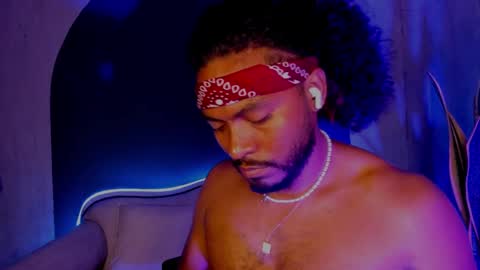 Snapshot of noah_jones__ chatting on 5, 3, 2025 Noah online show from 5, 3, 2025