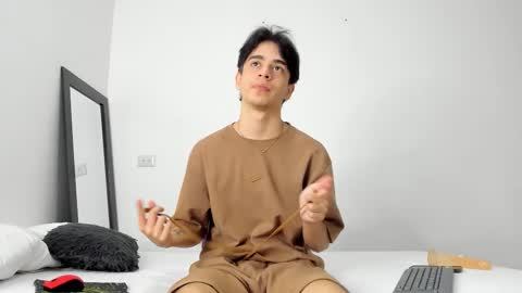 Snapshot of noah_loveboy chatting on 22, 9, 2025 Noah online show from 22, 9, 2025