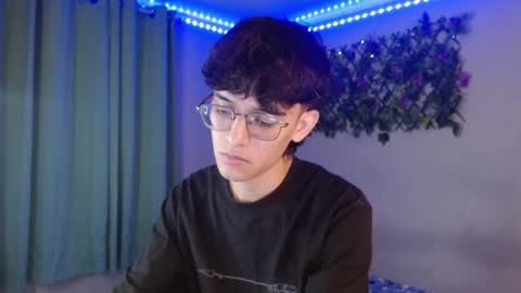 Snapshot of noah_millerx_ chatting on 12, 4, 2026 noah online show from 12, 4, 2026