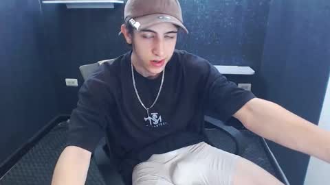 Snapshot of noah_sokolov chatting on 26, 11, 2025 noah_sokolov online show from 26, 11, 2025