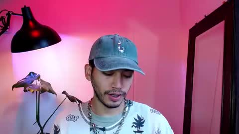 Snapshot of noahnoguera_ chatting on 5, 4, 2026 Noah online show from 5, 4, 2026