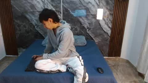    online show from 15, 4, 2026