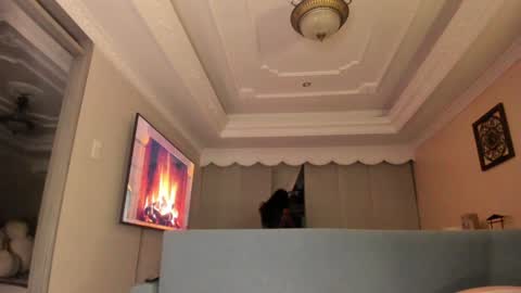 Snapshot of noemibcnz chatting on 25, 2, 2026 In instagram dayhannanoemi online show from 25, 2, 2026