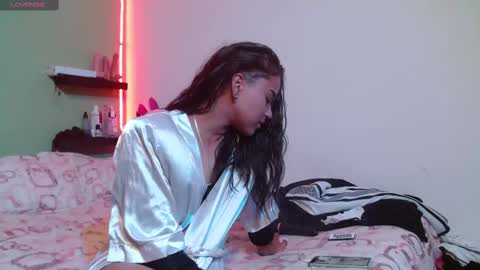 Noha Thomson online show from 27, 2, 2025