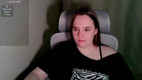 noir_ember_ online show from 28, 7, 2026