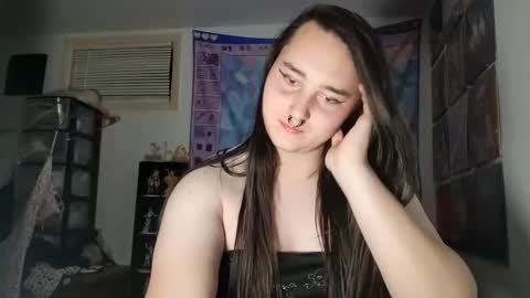 Snapshot of nonbinarybeauty20 chatting on 22, 2, 2025 nonbinarybeauty20 online show from 22, 2, 2025