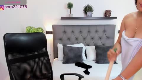 Snapshot of nora22xx chatting on 12, 3, 2025 Nora online show from 12, 3, 2025