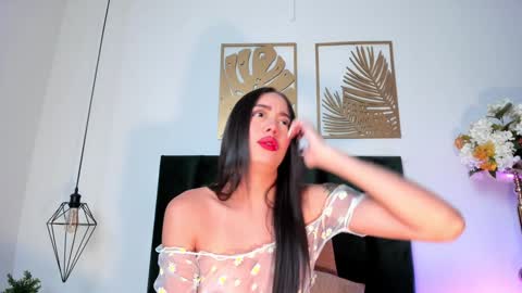 Nora Da Silva online show from 4, 2, 2025