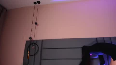 Nora Da Silva online show from 22, 2, 2025