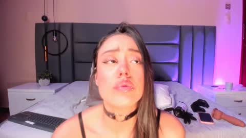 Nora Da Silva online show from 23, 2, 2025