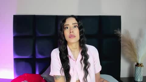 Nora Da Silva online show from 18, 10, 2025