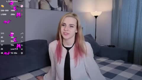 Snapshot of noradunn chatting on 16, 10, 2025 Elina online show from 16, 10, 2025