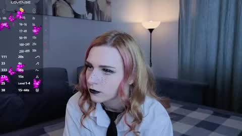 Snapshot of noradunn chatting on 31, 10, 2025 Elina online show from 31, 10, 2025