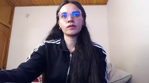 Snapshot of noreen_ chatting on 4, 6, 2026 noreen_ online show from 4, 6, 2026